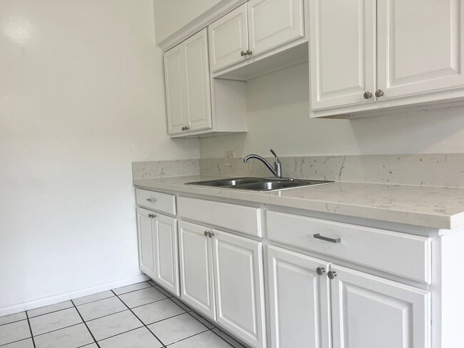 Photo - 1 Bed/1 Bath Pacific Beach Unit 2222 1/2