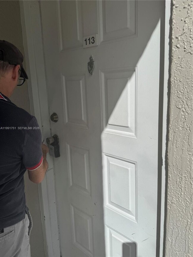 Photo - 2871 N Oakland Forest Dr Unidad 113