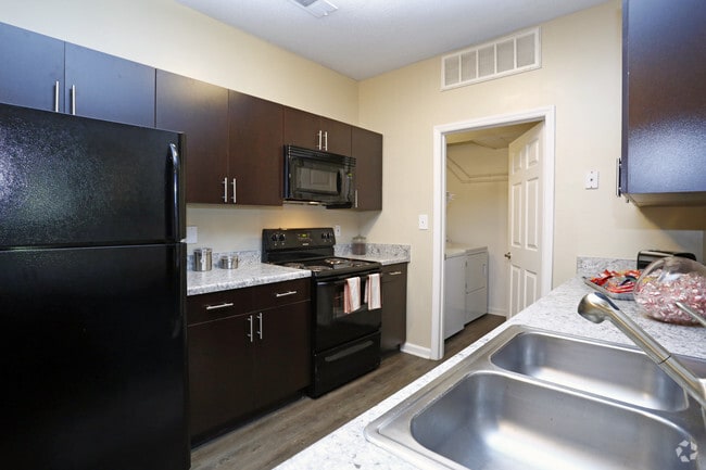 2BR, 2BA - 1106sf Pritchell- Kitchen
