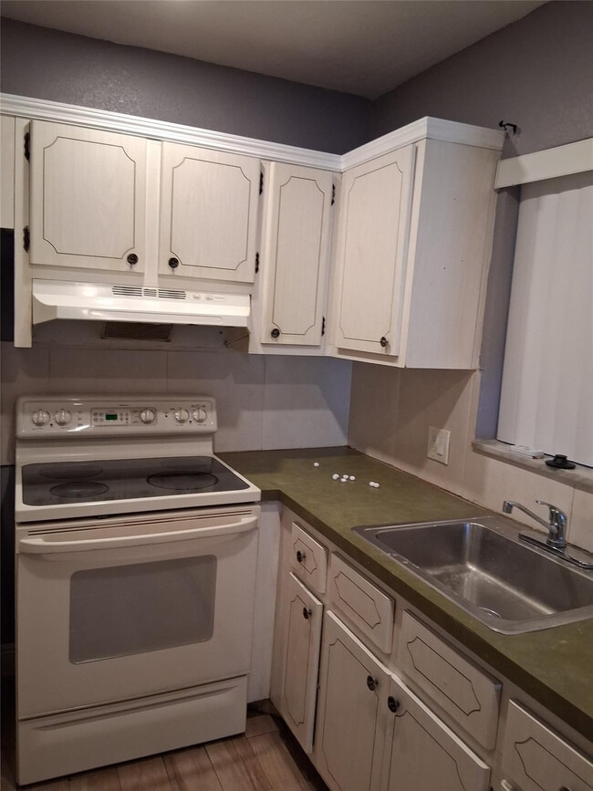 Photo - 1320 NW 43 Terrace