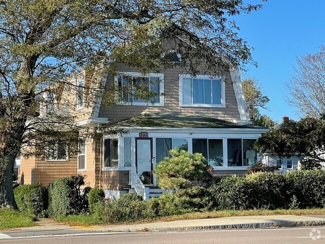 Building Photo - 593 Quincy Shore Dr Unit 2 Rental