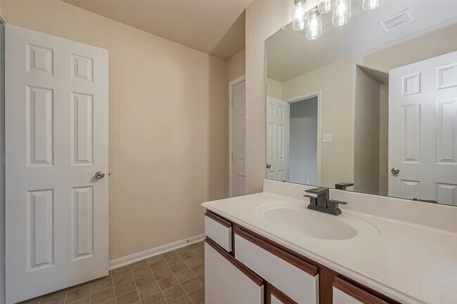 Photo - 13510 Dahlia Green Way