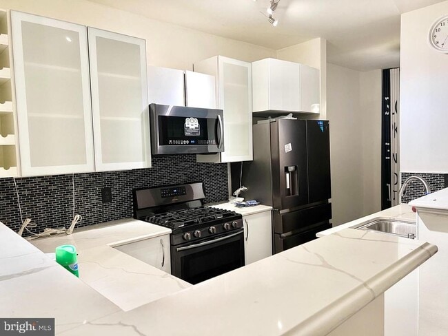 Photo - 2665 Manhattan Pl