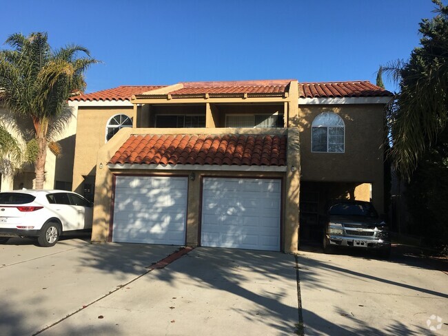 Building Photo - 4961 Pearce Drive Unit B Rental