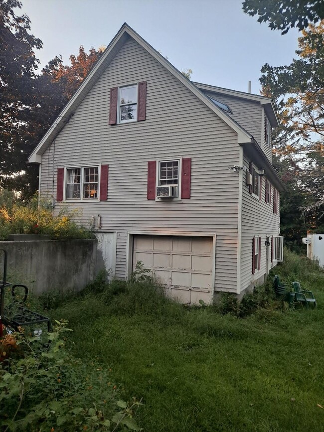 Lado sur - 79 S Stanley Hill Rd