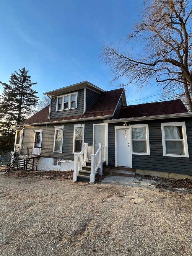 Photo - 393 Wellington Ave Unit 2