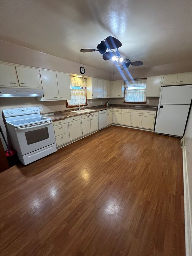 Photo - Indian Hills 3 Bedroom 1.5 Bath