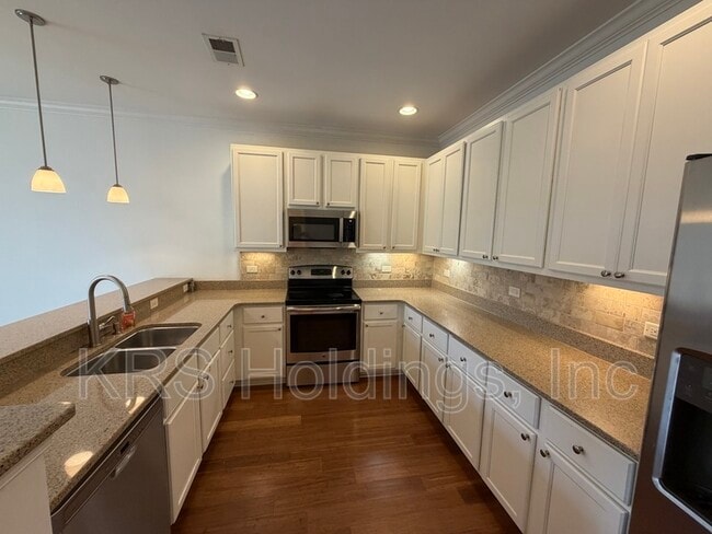 Photo - 1517 Rollesby Way Unit 24