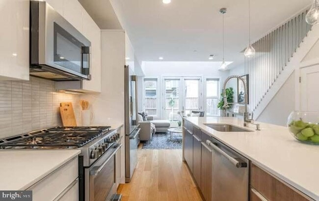 Photo - 628 I St NE