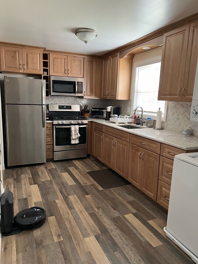 Building Photo - 1648 Mamaroneck Ave Unit Second Floor Rental