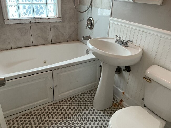 Photo - 2617 S Howell Ave Unidad lower