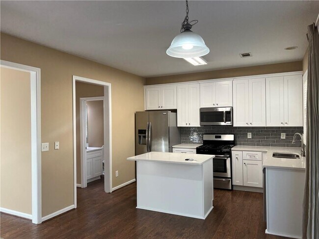 Photo - 3413 Stoneham Dr NW