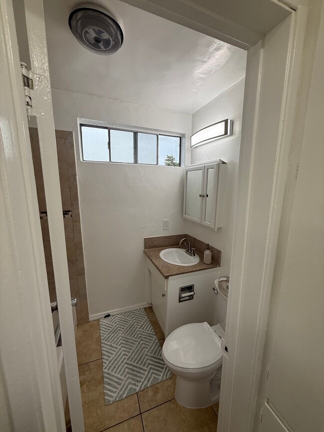 Photo - 999 Locust St Unit 17