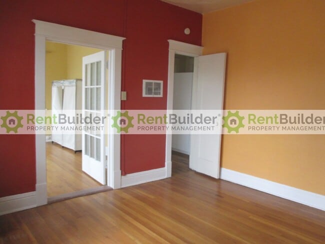 Photo - 103 Maple St NE Unit B