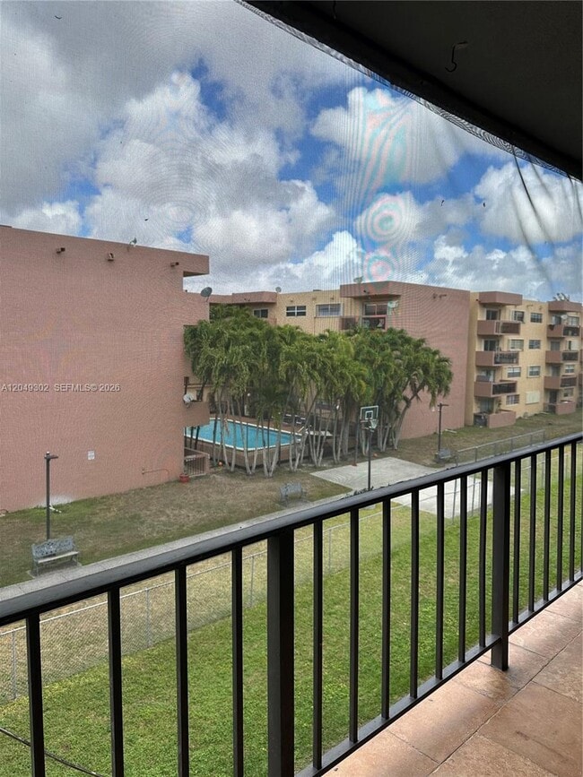 Building Photo - 399 NW 72nd Ave Unit 310