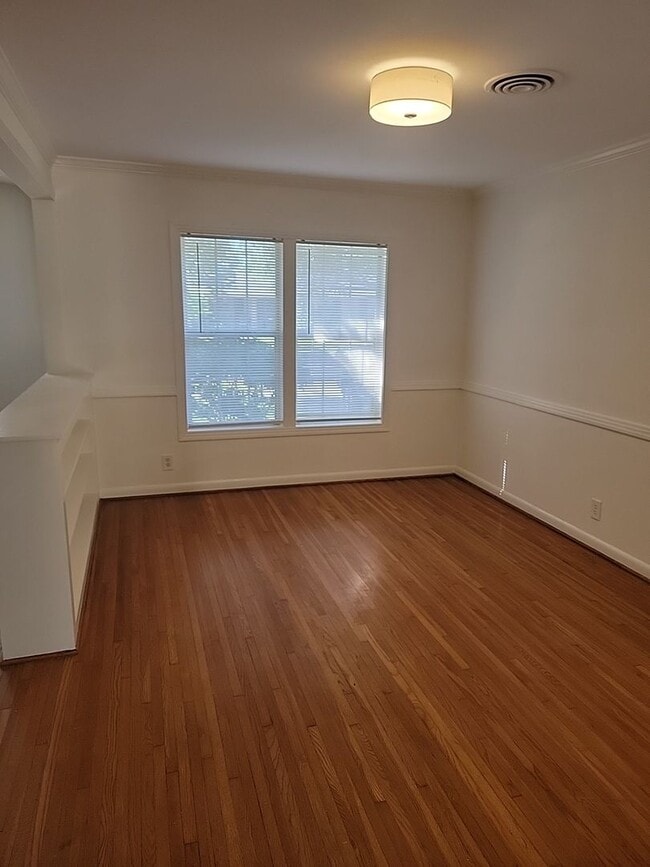 Photo - 3 bedroom 2 bathroom with 1 bedroom house in back