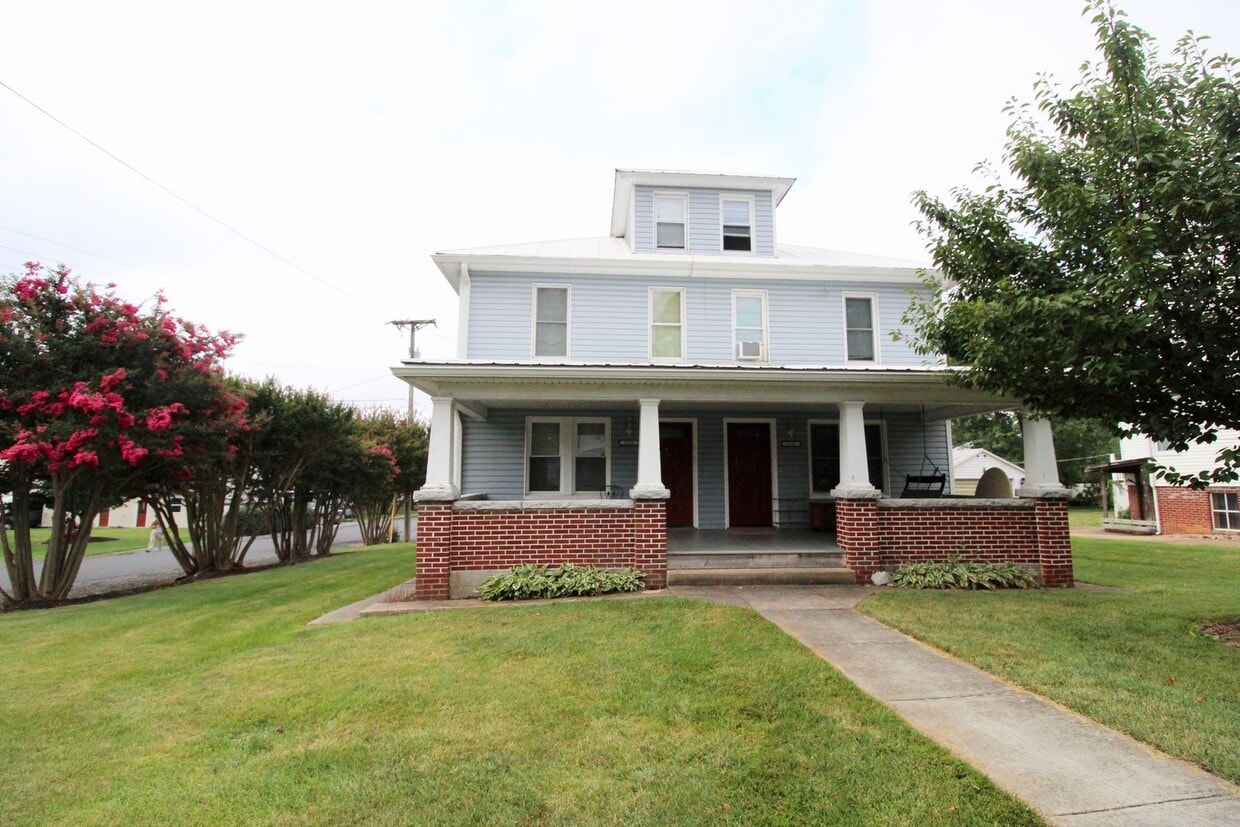 Photo - Fantastic charming home for rent, all utilities included except electric!! - 1131 Shenandoah Street