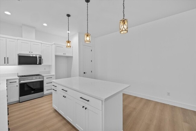 Photo - 208 Bogey Ln