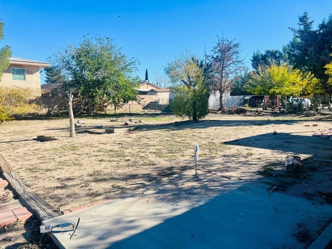 Photo - 3 bedroom 2 bathroom Home in the City of Hesperia!