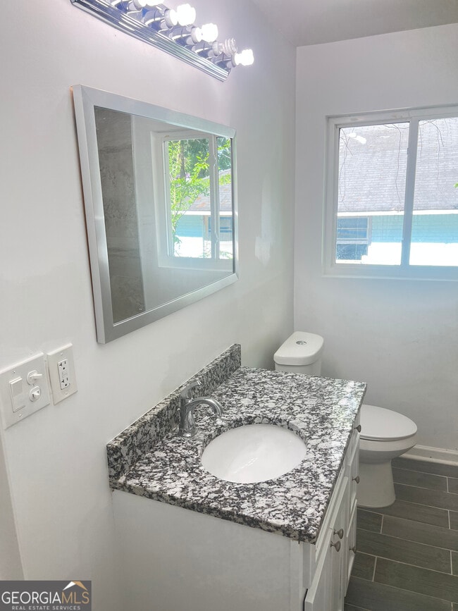 Photo - 1255 Pine Ave Unidad 2