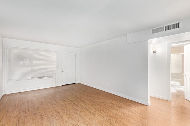 Photo - 109 E Broadway Rd Unit 17