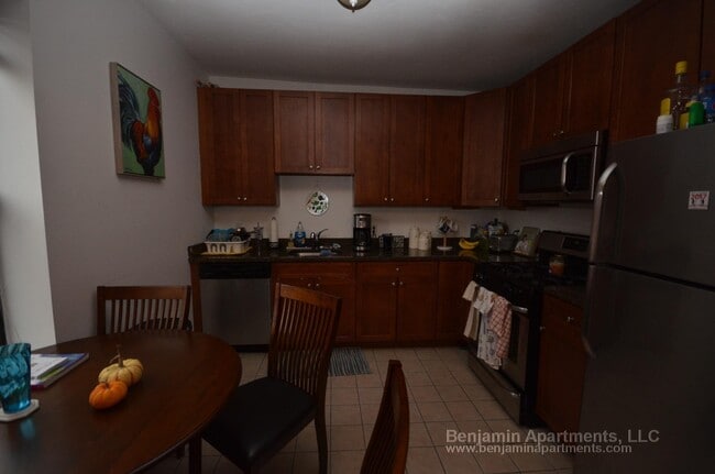 Photo - 878 Huntington Ave Unidad 2