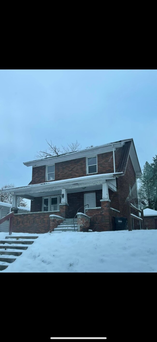 Building Photo - 815 Ohio St