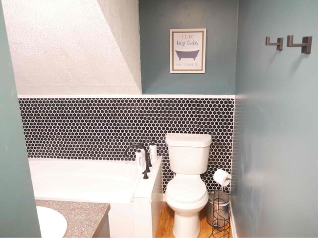 Photo - 12825 McCracken Rd