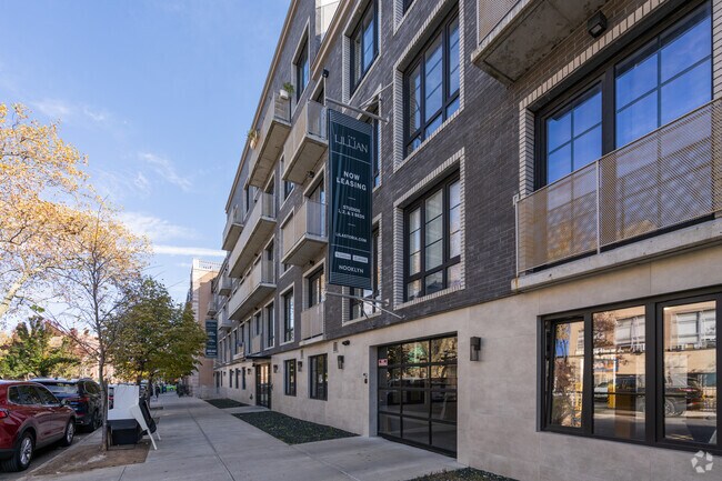 Photo - 31-21 37th St