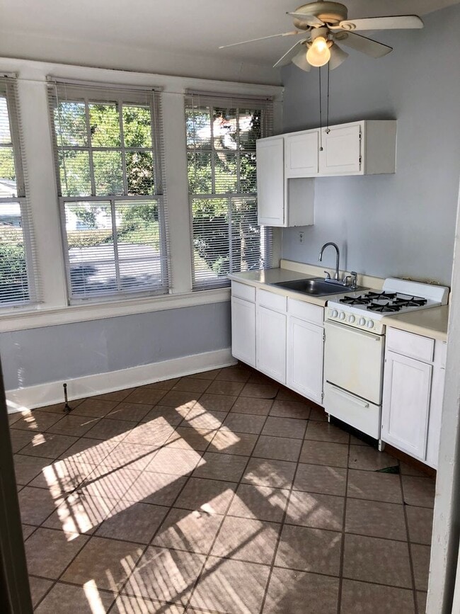 Photo - Large 1BD1BA w/ screened in porch Unidad 1724-B