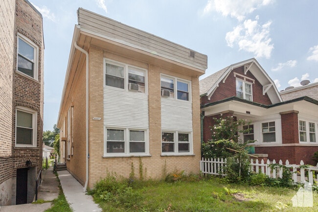 Building Photo - 6427 N Hermitage Ave Unit 1F
