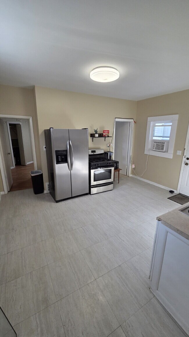 Photo - "2-Bed Duplex (Unit #4) AVAIL NOW " Unit #4