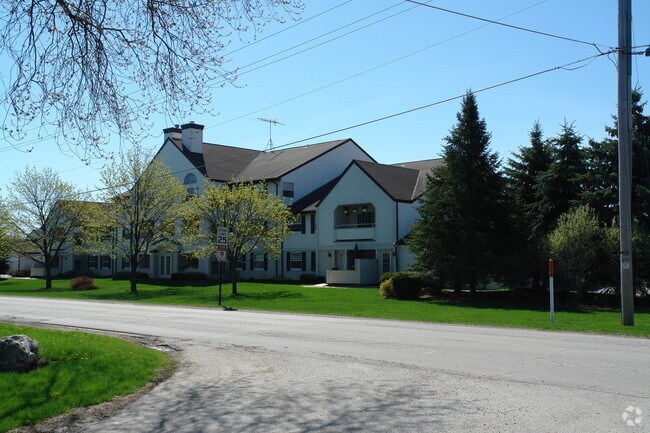 Courtyard Apartments