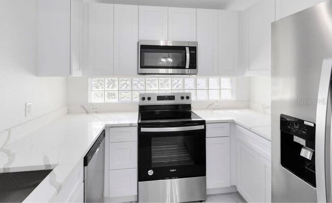 Photo - 3383 Hamlet Loop