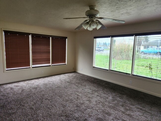 Photo - 3-Bedroom 1 1/2-Bathroom home in Creswell