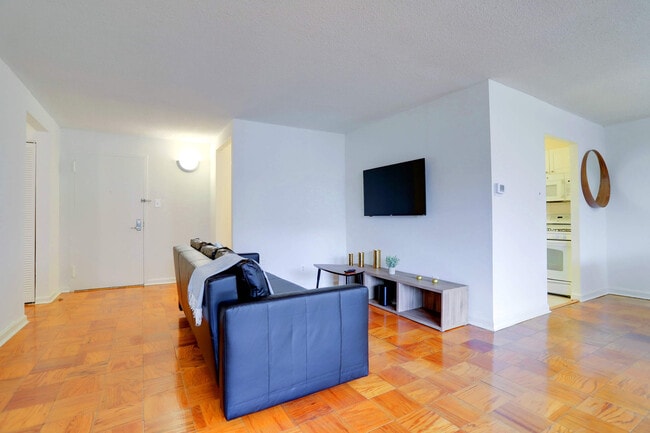 Photo - 320 23rd St S Unidad FL8-ID1022535P