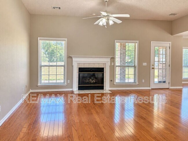 Photo - 306 Old Forge Dr
