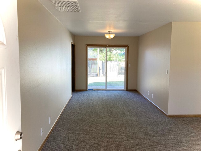 Photo - 612 W Matthews St