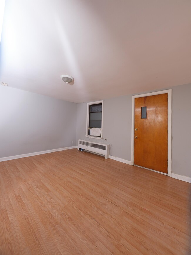 Photo - 115 Dalhousie St