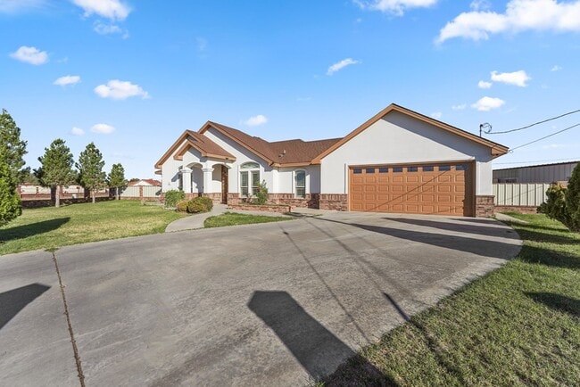 Photo - 1400 N Redondo Ave