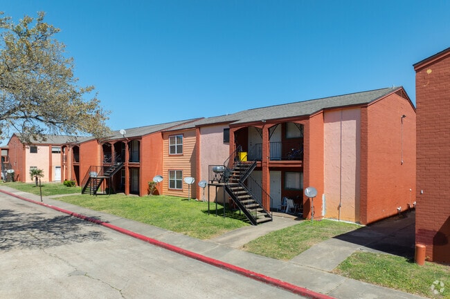 Photo - Palms at Baytown