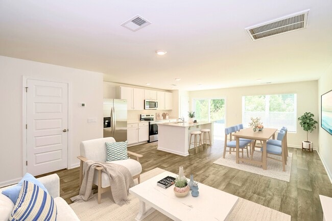 Photo - 108 Striker Rd