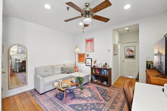 Building Photo - 713 Willow Ave Unit 5A Rental