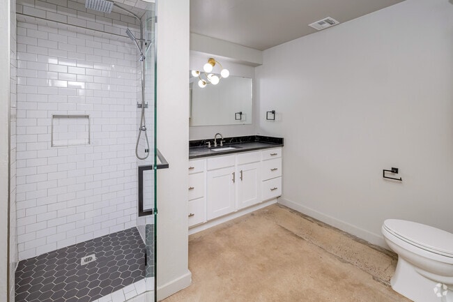1BR, 1BA - 801SF - Bathroom