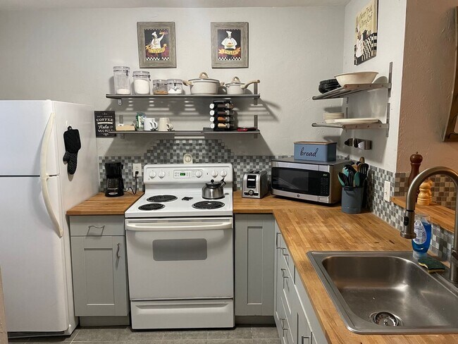 Photo - Beautifully Furnished 2/1.5 in Haystacks Townhome