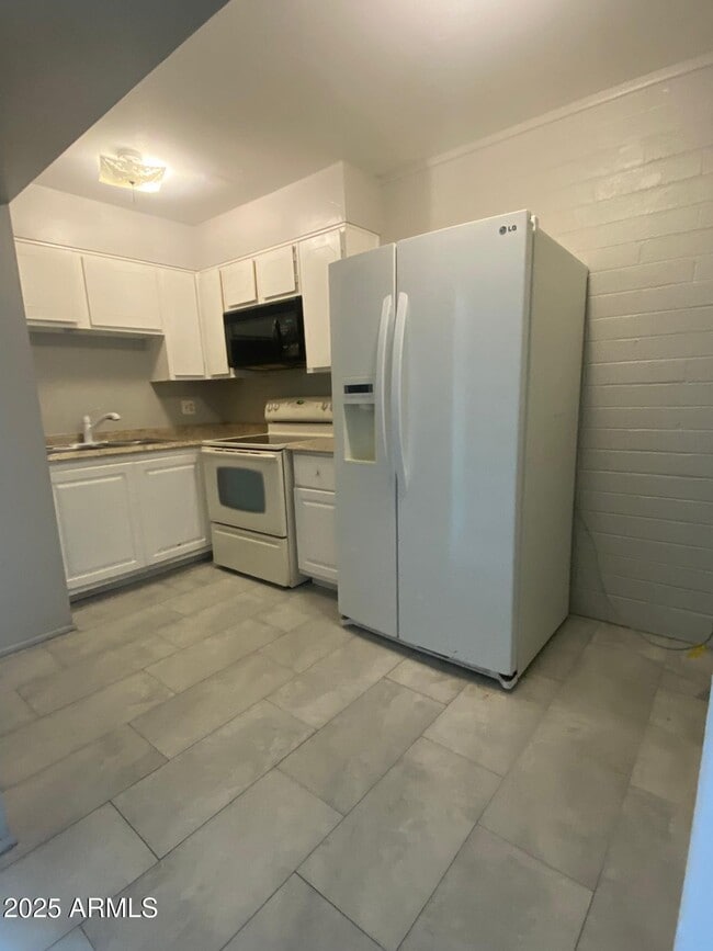 Photo - 2235 N 28th St Unidad 2