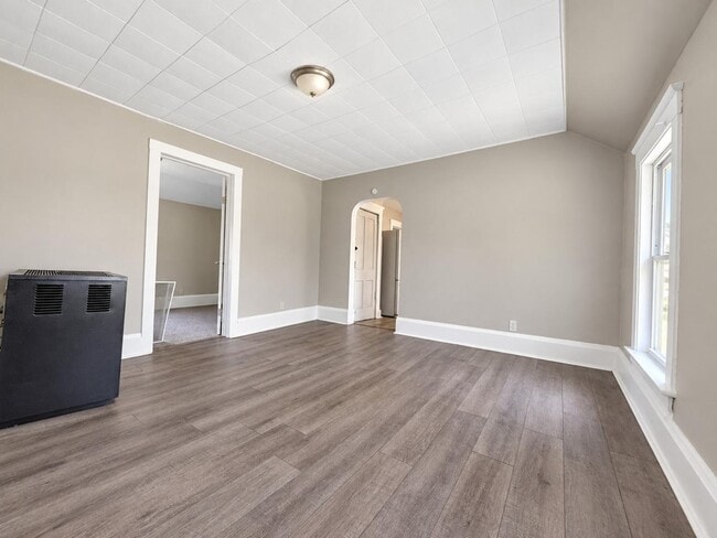 Photo - 6215 Carpenter Ave