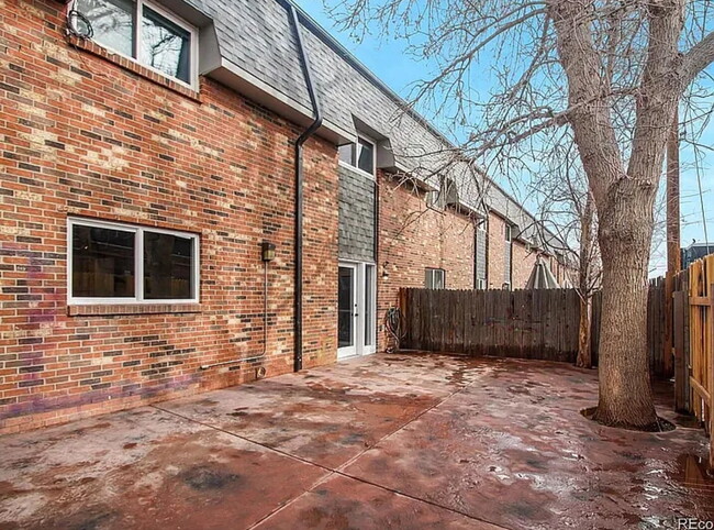 Building Photo - Available Now!
"Spacious 3-Bed, 2-Bath Co... Unit 106 Rental