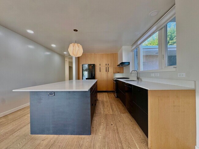 Photo - 932 Maltman Ave Unidad 12