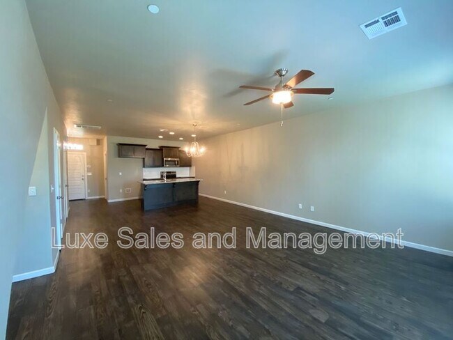 Photo - 749 SW 14th St